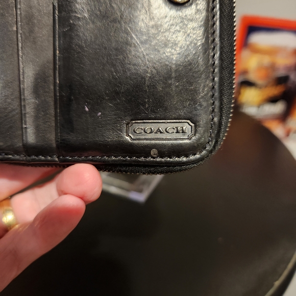 Coach Black Leather Zip Around Wallet - Picture 4 of 7